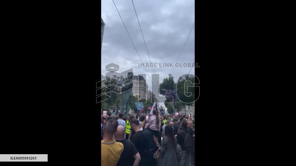 Serbia: Student Movement Marches in Belgrade to Register for Polls