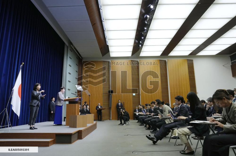 Japan PM reshuffles Cabinet