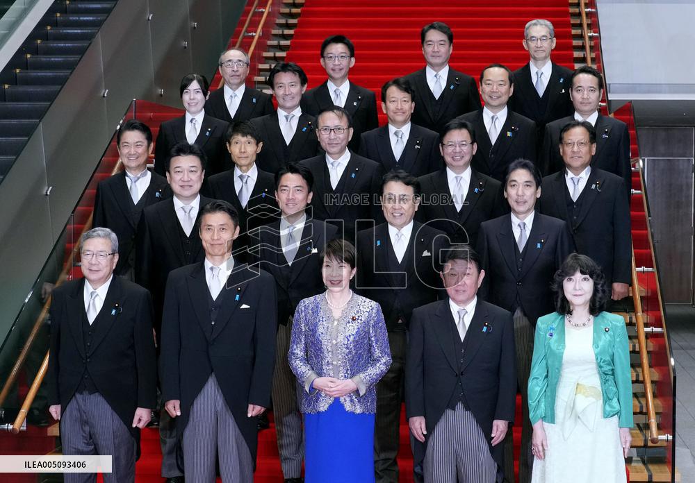 Japan PM reshuffles Cabinet