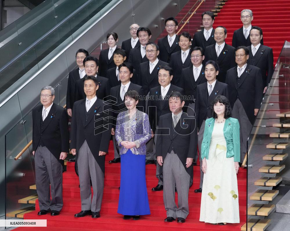 Japan PM reshuffles Cabinet