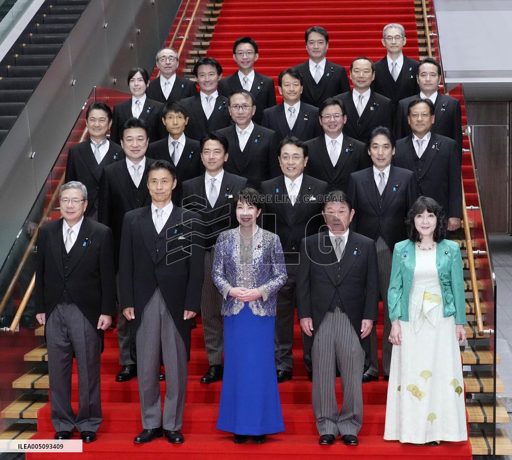 Japan PM reshuffles Cabinet