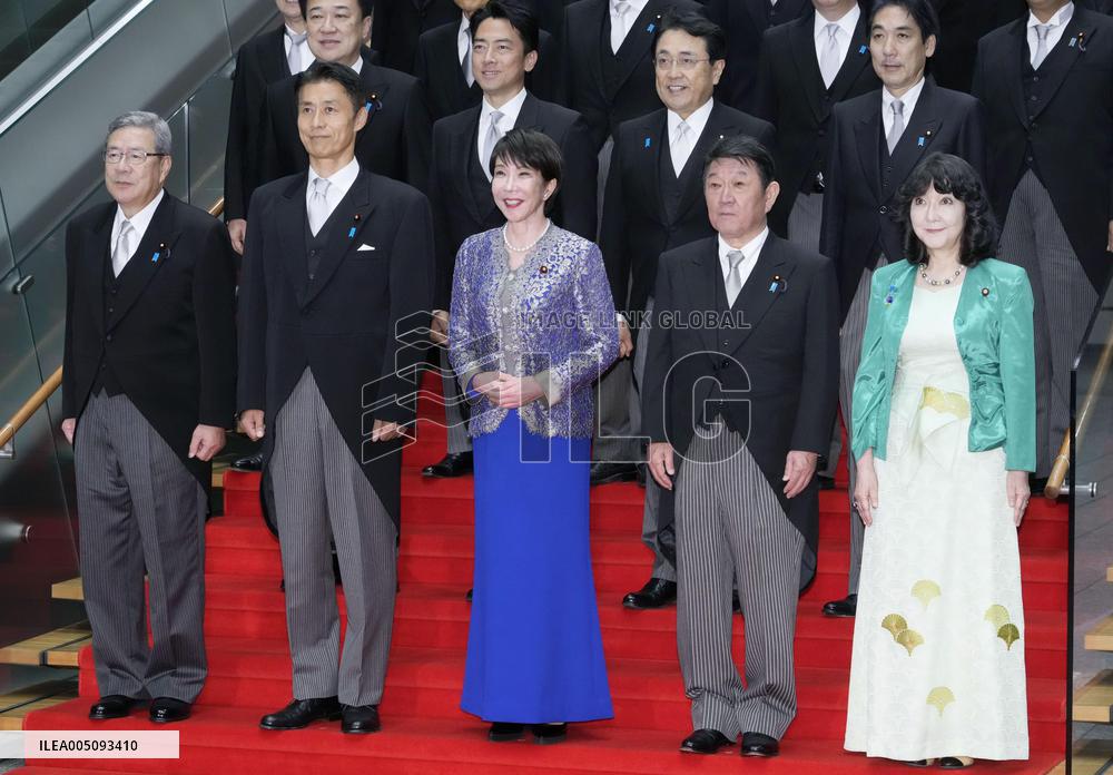 Japan PM reshuffles Cabinet