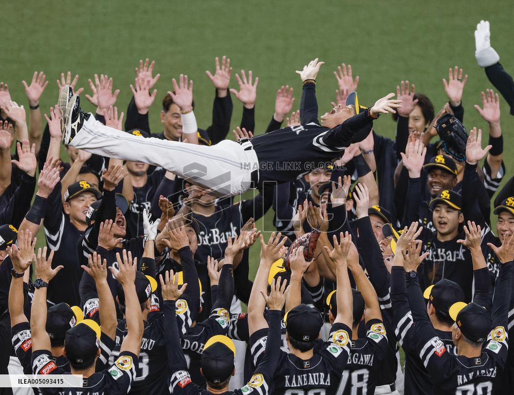 Baseball: Hawks clinch Pacific League title