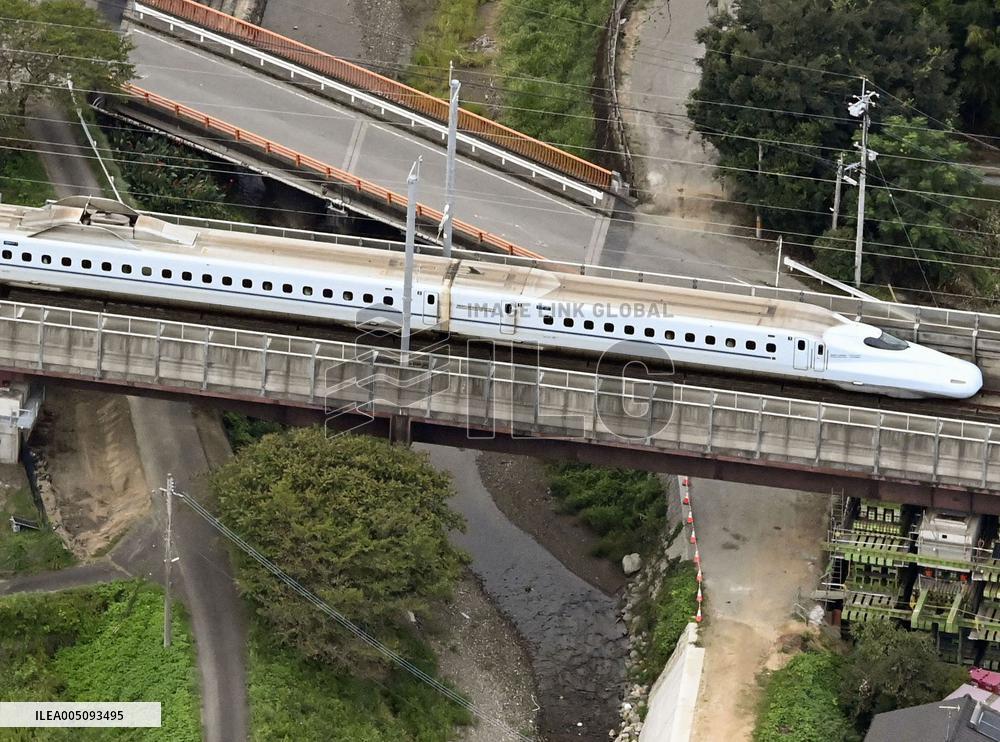 Kyushu Shinkansen resumes full-route service 52 days after quake