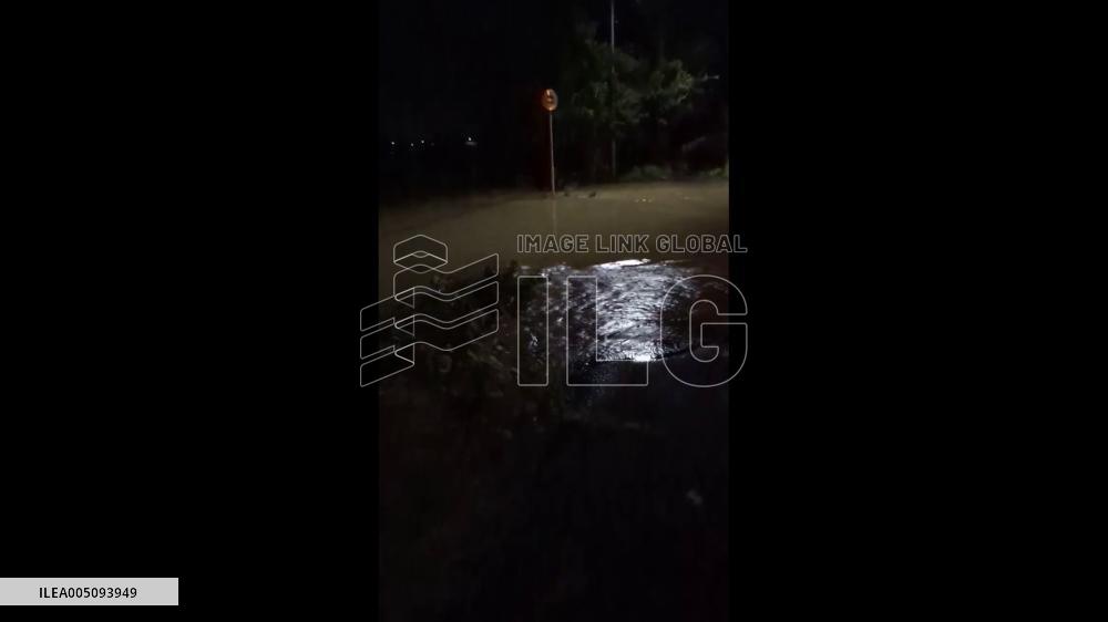 Japan: Typhoon Dujuan Brings Widespread Flooding Across Kanto Region 2