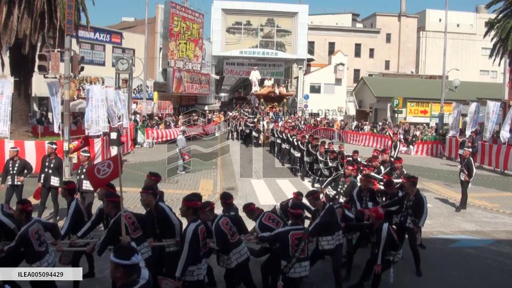 [Breaking News]Float-pulling festival in Osaka Pref.